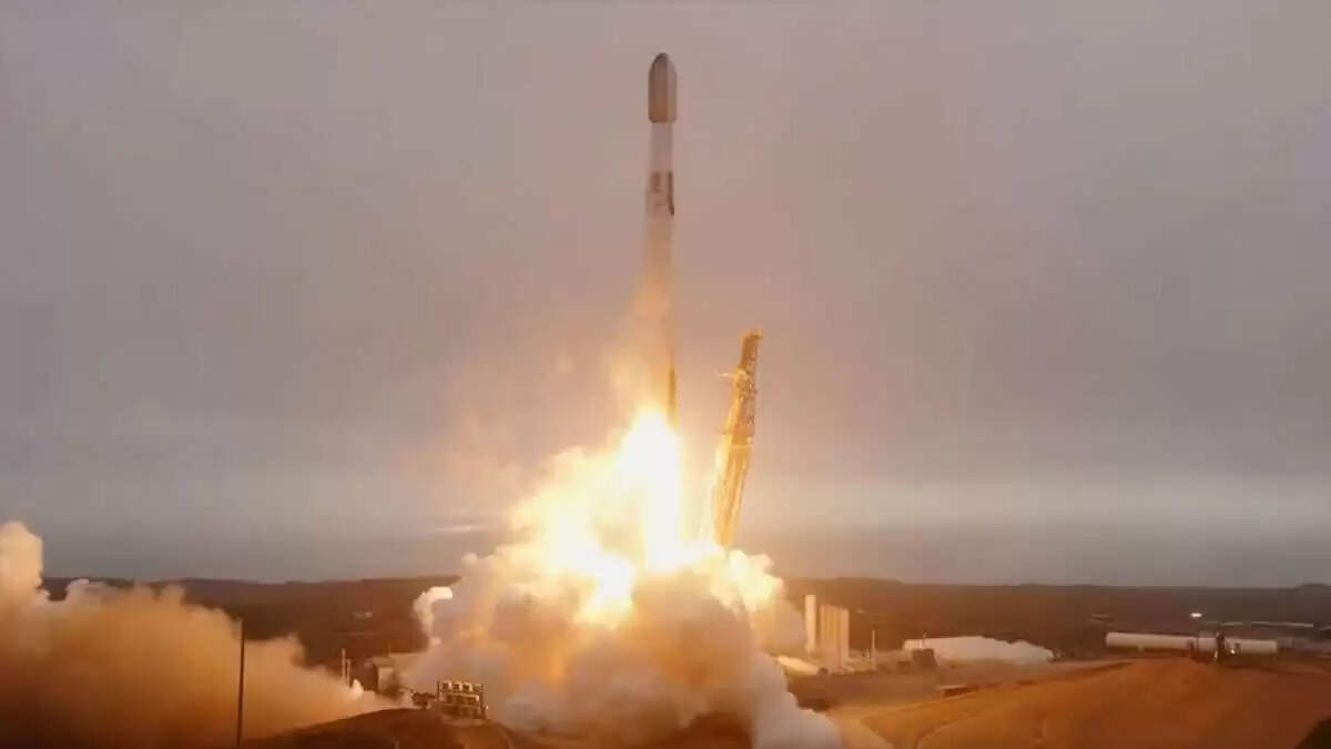 SpaceX Launches 26 New Starlink Satellites, Expands World Web Community