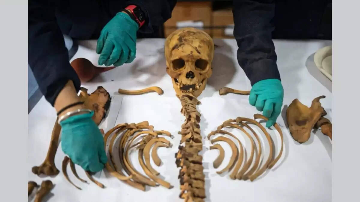 1,000-12 months-Previous Mummy Discovered by Fuel Staff in Peru Linked to Chancay Tradition